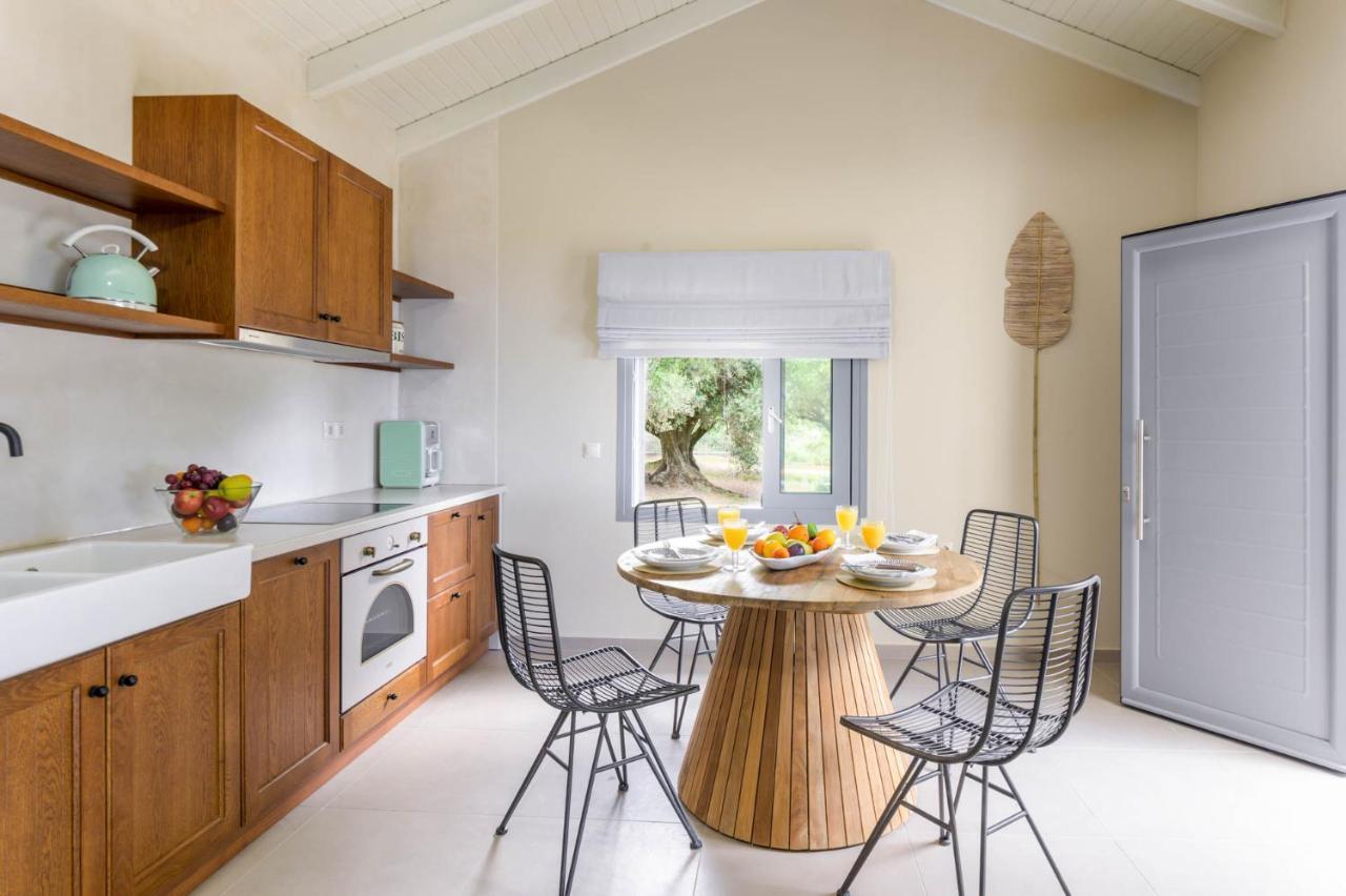 Tree Of Life Villa Valerianos ภายนอก รูปภาพ